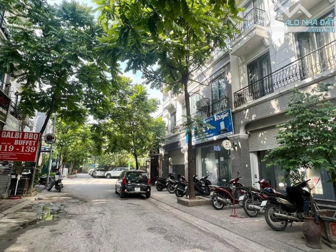 Bán nhà liền kề phân lô vỉa hè ở ngõ 67 Phùng Khoang, 70m2, 15.5 tỷ