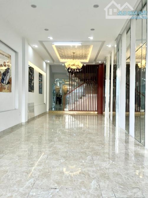 CẦN BÁN NHANH NHÀ MT NGUYỄN HỮU THỌ ĐỂ GIẢI QUYẾT VIỆC GIA ĐÌNH CHỦ GIẢM CHÀO HƠN 2 TỶ.