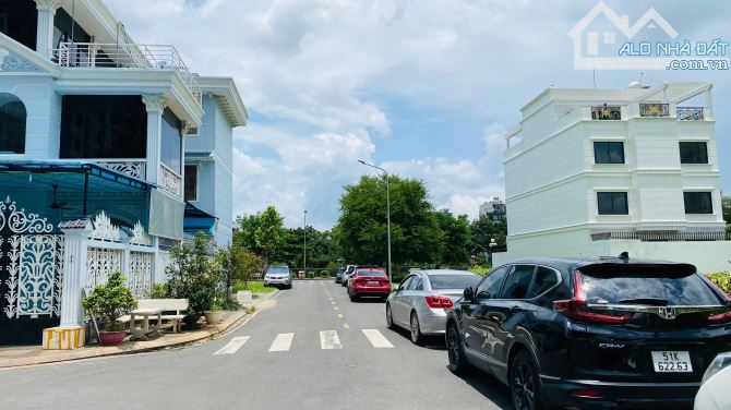 Bán nhà biệt thự Homyland Riverside đường Nguyễn Duy Trinh Quận 2 cũ (210m2) 38 tỷ - 1