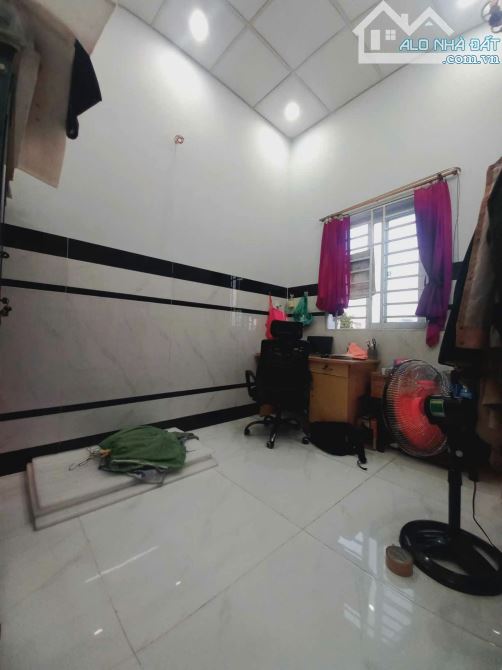 Mặt tiền đường Đặng Thúc Vịnh, ngang 5.2m, 2 tầng, giá chỉ còn 6.5 tỷ. - 1