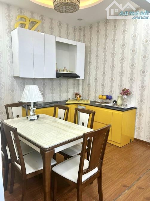 CẦN BÁN NHANH NHÀ MT NGUYỄN HỮU THỌ ĐỂ GIẢI QUYẾT VIỆC GIA ĐÌNH CHỦ GIẢM CHÀO HƠN 2 TỶ. - 2