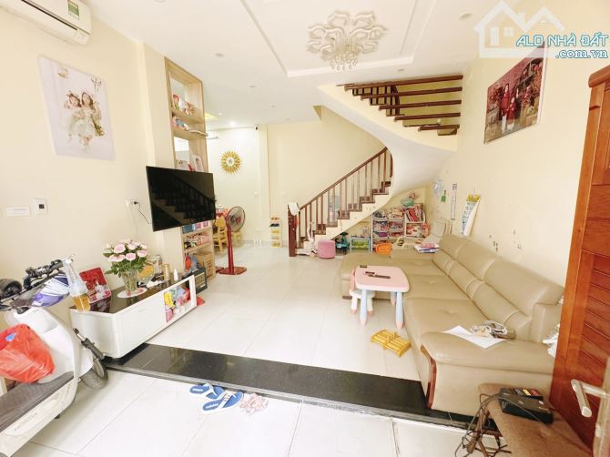 Bán nhà đẹp, ngõ Thông, Láng, Láng Thượng, Đống Đa, Gần ĐH Giao thông Vận Tải. 9,95 Tỷ - 4
