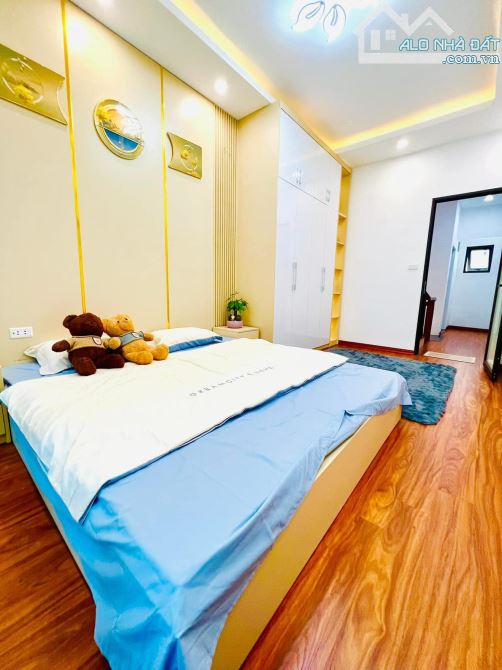 HƠN 7 TỶ Ô TÔ VÀO NHÀ, ĐƯỜNG 2 Ô TÔ TRÁNH SỔ 35M2 CHỈ CÓ Ở ĐƯỜNG LÁNG XÂY MỚI 5 TẦNG - 4