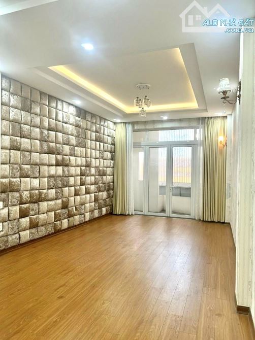 CẦN BÁN NHANH NHÀ MT NGUYỄN HỮU THỌ ĐỂ GIẢI QUYẾT VIỆC GIA ĐÌNH CHỦ GIẢM CHÀO HƠN 2 TỶ. - 4