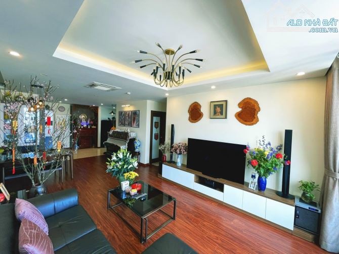 Bán chung cư FLC Star Tower  CĂN GÓC 106m2, 3 ngủ, 2 vs nhỉnh 4 tỷ - 5