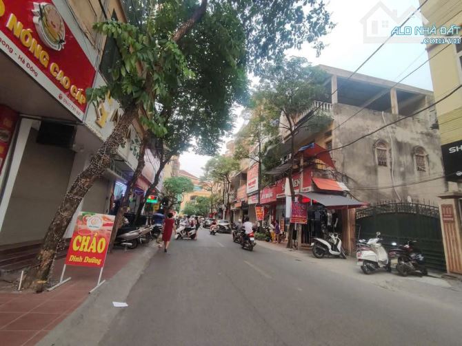 Cực Hiếm! Mặt phố Nguyễn Trãi, Hà Đông, DT 208m2*5 tầng, ô tô tránh, vỉa hè KD, chỉ 34 tỷ