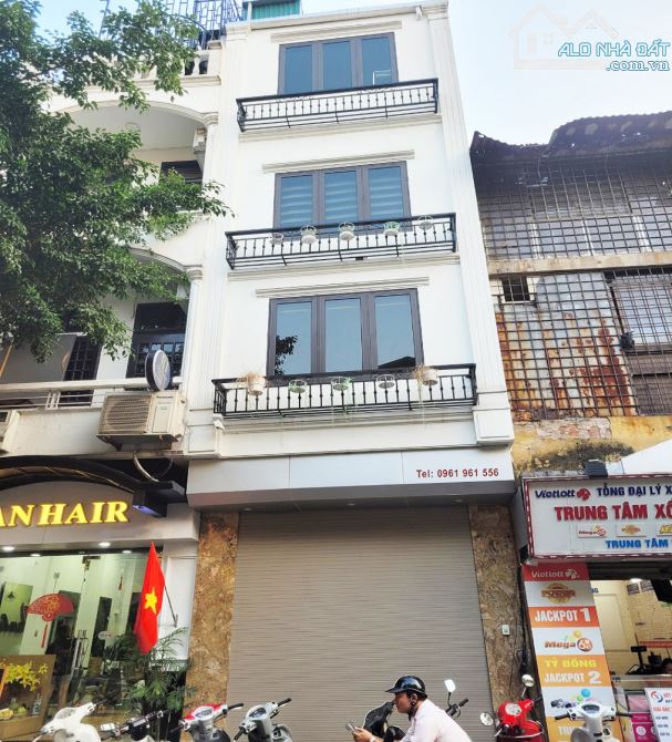 Bán Nhà Mặt Phố Tôn Đức Thắng, Đống Đa DT 143m2 x 6T, MT:5,9m. Giá Rẻ.