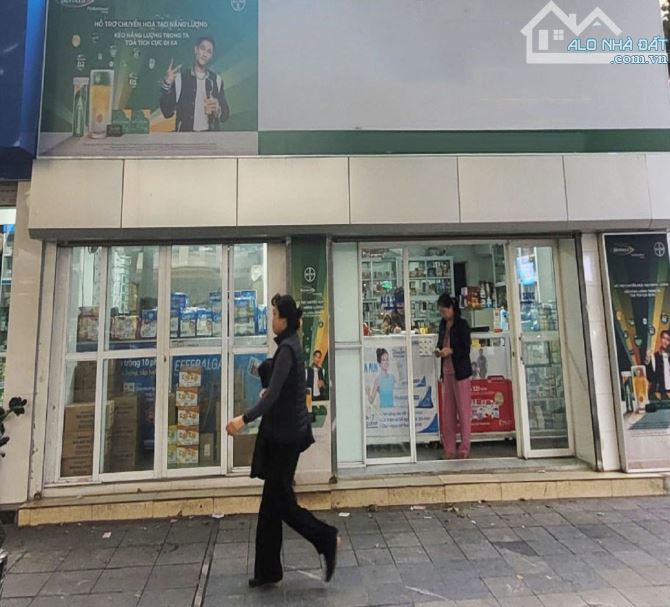 Bán Nhà Mặt Phố Tam Khương, Đống Đa DT 177m2 x MT:8,1m. Giá Rẻ.