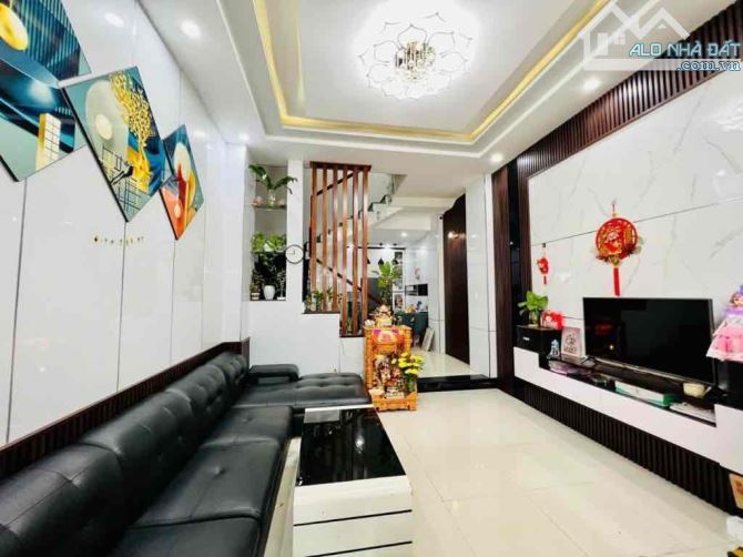 Bán Nhà 3 Tầng Kiệt 3m Hoàng Diệu Dt 45m2 Ngang 4.1m Chỉ 3.4 Tỷ