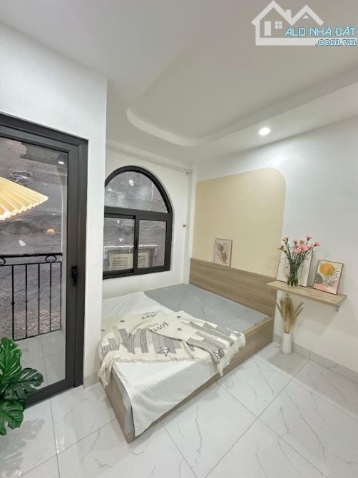 TOÀ CCMN 47m² - MỚI TINH 6 TẦNG THANG MÁY - 3 MẶT THOÁNG DOANH THU KHỦNG . Chỉ 9.x - 1
