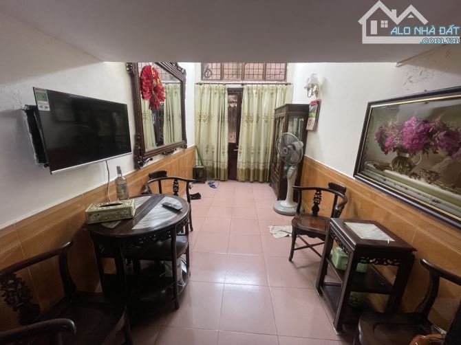 Bán Nhà Vạn Ứng - Đống Đa, 30m2 x 4 tầng, 2 ngủ, mt 3m2, ngõ thông, gần phố, sáng thoáng - 1