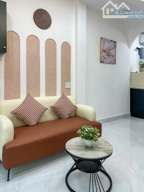 Bán gấp nhà đẹp Tân Quy, 70m2, 4 tầng, xe hơi đậu cửa chỉ 11 tỷ - 1