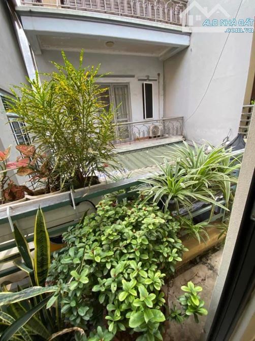 căn 3 tầng xây tâm huyết 34m2 ô tô nhỏ đỗ cửa Kim Chung - Ngay Hinode Royal park - chỉ 4.x - 2