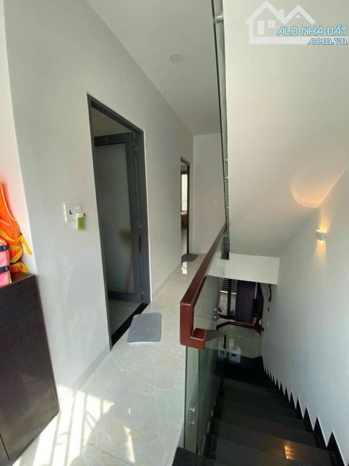 Bán nhà 3 tầng đẹp hẻm đường Thống Nhất - Phương Sơn - 2