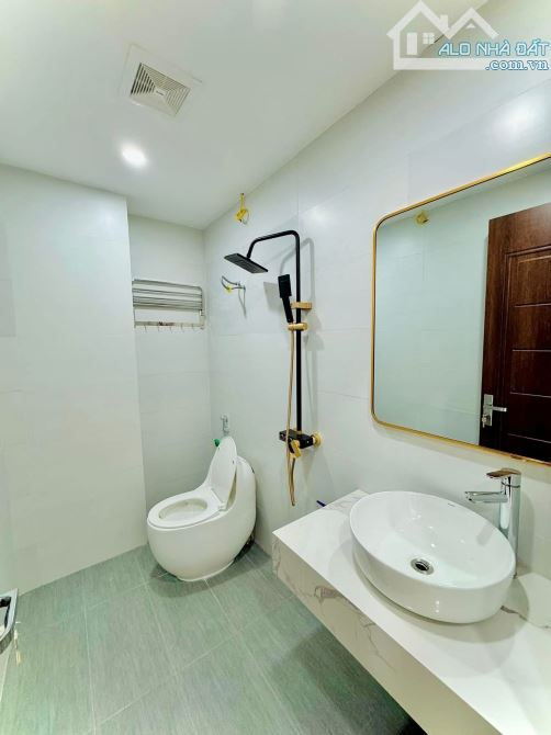 Nhà đẹp - Ngõ 3 gác tránh-50m2-8 phòng- KD, ở đẹp- Giáp Bát- Hoàng Mai- 8.9 tỷ - 2