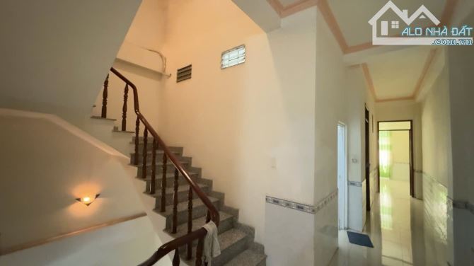 Nhà mới ở ngay  Đ số 20 Mã Lò  gần ngã tư 4 xã hẻm xe hơi thông  64m2,4Tầng 3tỷ 990 - 2
