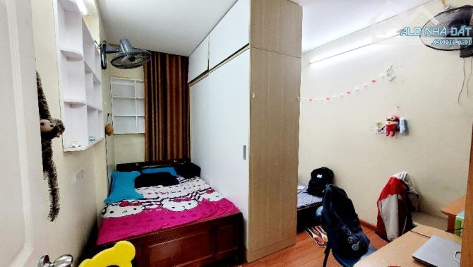 BÁN NHÀ MẶT PHỐ 3 TẦNG, 60M2, ĐƯỜNG TO 2 LÀN TRÁNH CÁC NGẢ,KINH DOANH TỐT GIÁ 8 TỶ - 3