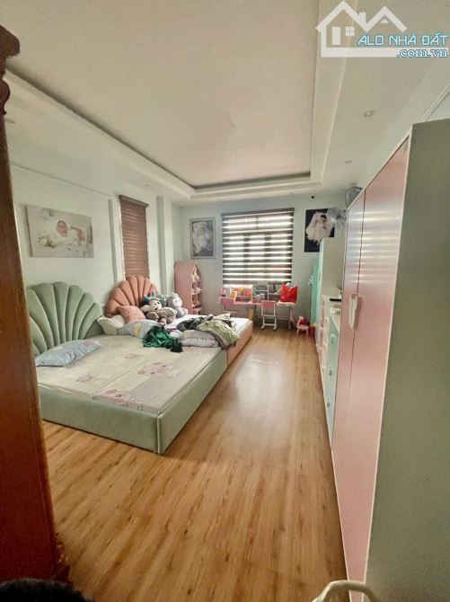 Nhà 5 tầng - Mặt đường Mê Linh - Vị Trí Đẹp - 4
