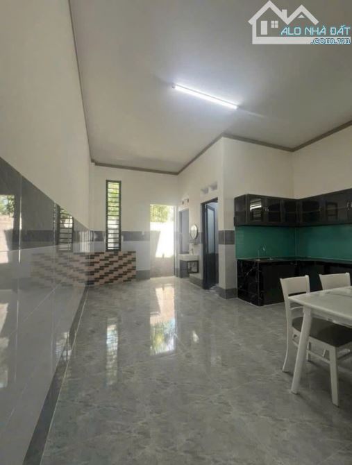 Bán Gấp căn nhà Cấp 4 DT: 155m2 ( Thổ Cư) Sổ hồng Riêng . Giá 660 Triệu - 4