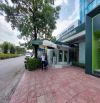 Tòa nhà lô góc mặt quốc lộ 32 đối diện wisteria 5000m2 6 tầng mặt tiền 60m chỉ 74 triệu 1m