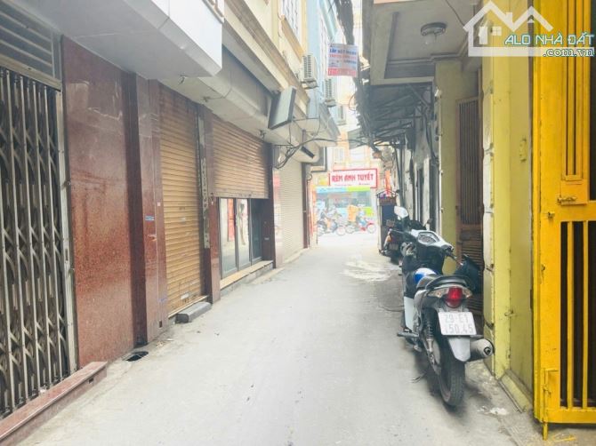 Ô TÔ ĐỖ CỔNG - TRUNG TÂM ĐỐNG ĐA, 30M RA MẶT PHỐ TÔN ĐỨC THẮNG - Văn Hương 32m 4T 4.65 tỷ.