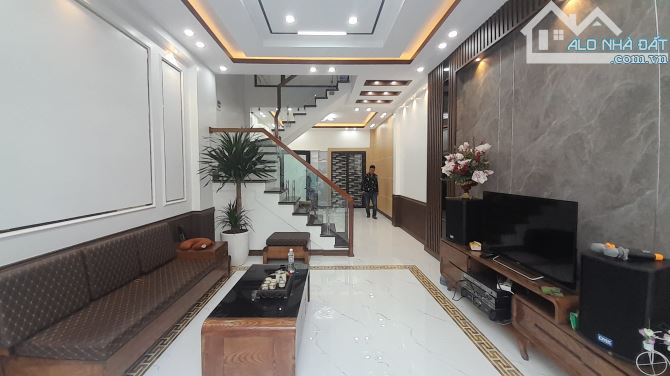 Bán nhà 4 tầng hiện đại Miếu Hai Xã, Lê Chân.56m2.Mặt tiền 4m.Ngõ 2,5m. Giá chỉ 3,7tỷ