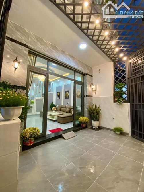 🏡SÁT MẶT TIỀN QUANG TRUNG - THU NHẬP ỔN ĐỊNH - 136m2 (10x13m) - Thiết kế TÂN CỔ ĐIỂN 🍀