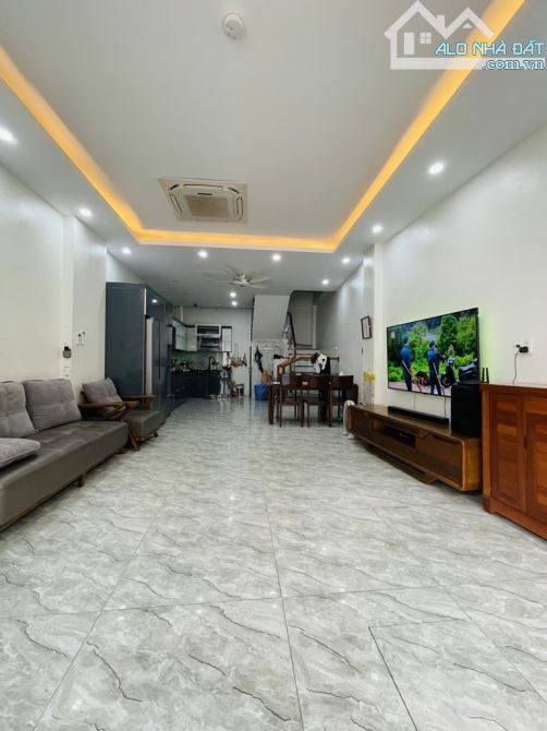 Nhà đẹp Tây Mỗ - 55m2 chỉ 9.8 tỷ - ngõ thông, ô tô đỗ cửa