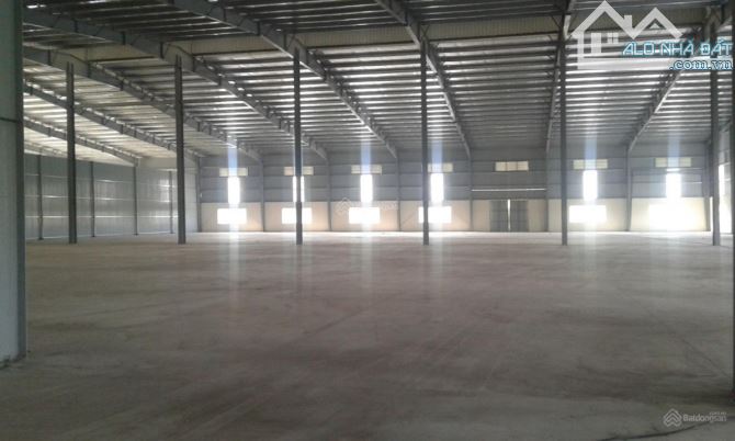 Cho thuê mặt bằng rộng với bãi xe rộng Xuân Thủy - Cầu Giấy, bàn giao ngay