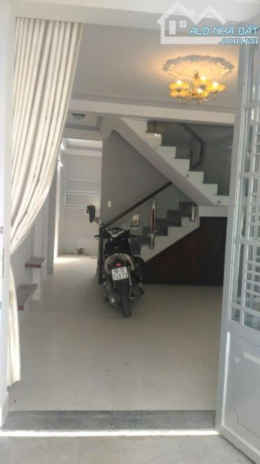 BÁN NHÀ QUẬN GÒ VẤP.  HXH DƯƠNG QUẢNG HÀM 3 TẦNG BTCT 6 tỷ.