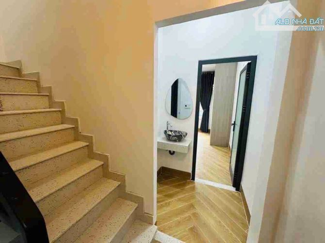 BÁN NHÀ 3 TẦNG ĐẸP, FULL NỘI THẤT - GIÁ NHỈNH 2 TỶ - TRUNG TÂM THANH KHÊ - OTO ĐỖ - 10