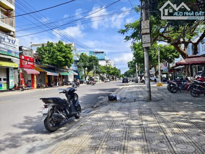 Bán hoặc cho thuê nhà mặt tiền kinh doanh đường Dã Tượng, Nha Trang. Cách biển hơn 500m. - - 1