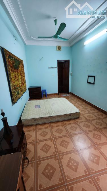 Cho thuê nhà riêng 4 tầng phố Bạch Đằng, gần Chương Dương Độ - 1