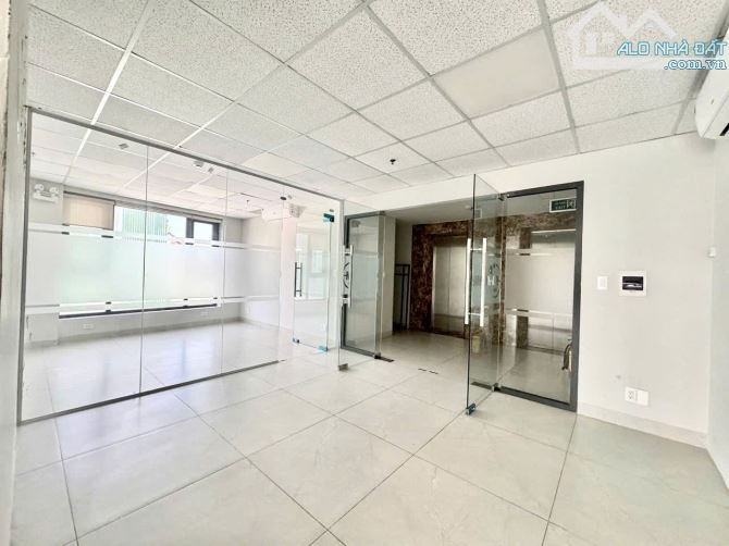 Ưu đãi cực tốt cho diện tích 120 m2, gần Nguyễn Văn Linh. LH: OFFICE DANANG - 1