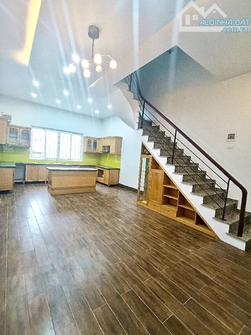 Lạc Long Quân, 48m2, dân xây, 2 thoáng, gần ô tô tránh. - 1