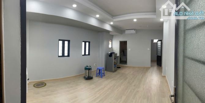 Cho thuê phòng Lý phục man, 40m2, sạch sẽ, tiện nghi, máy giặt, tủ lạnh, quận 7 - 1