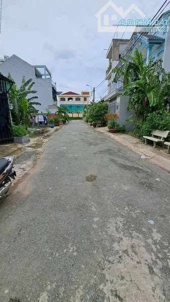 KẸT TIỀN BÁN GẤP 85M2 -GIÁ 1 tỷ 800 TRIỆU - THỚI TAM THÔN - HÓC MÔN - GỌI CHO EM XEM ĐẤT - 1