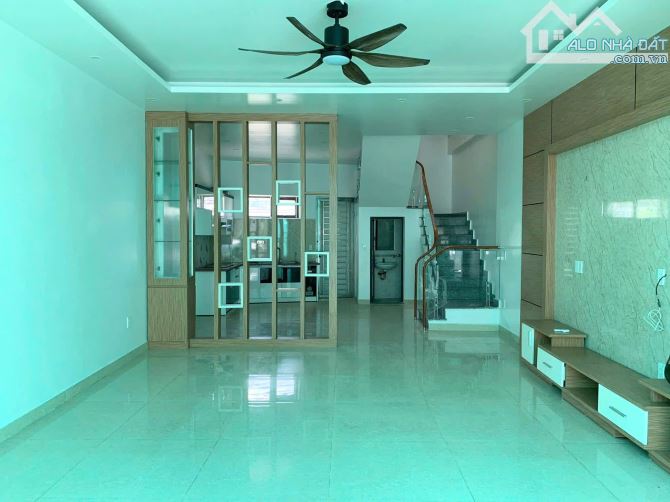 Chỉ 4,5 tỷ nhà 3 tầng 50m2 Hồ Đá, Sở Dầu, Hồng Bàng đường 6m - 1