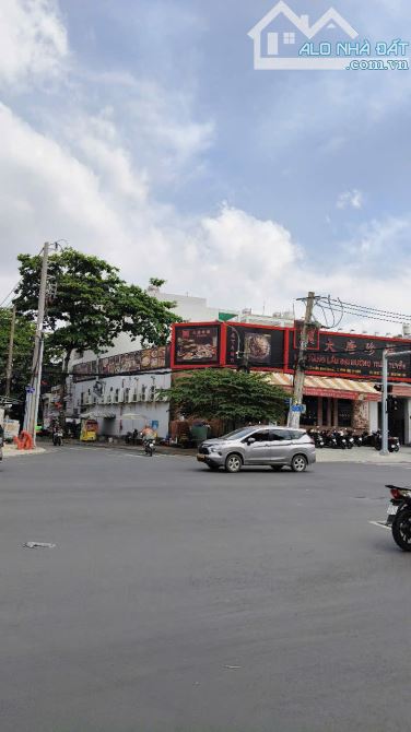 Góc 2 mặt đẹp nhất Tên Lửa 25x24m công nhận 510 m2 đang cho  nhà hàng thuê  giá 110 tỷ TL - 1