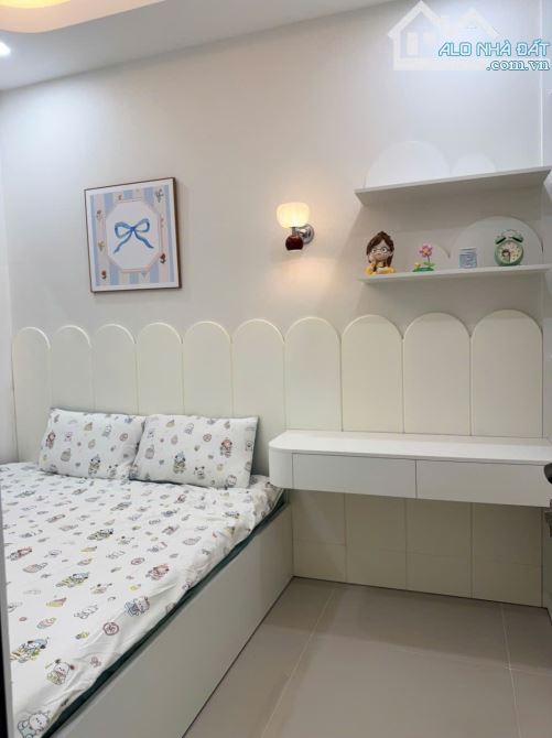 Nhà Mới Mặt Tiền Trung Tâm (93m2) Nhà Mới Full Nội Thất - Tân Cổ Điên Đẹp Mê ! Chỉ 2Tỷxxx - 12