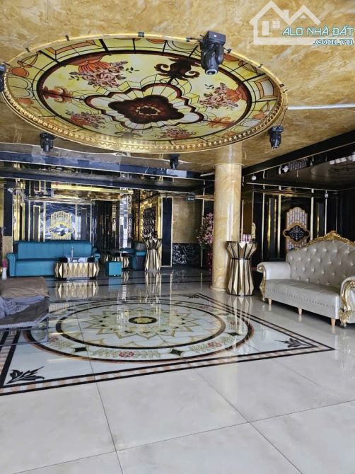 Siêu phẩm tòa nhà phức hợp karaoke,bar ,masa 6 lầu sàn 3000 m2 hoàn công 25x24 giá 72 tỷ - 2