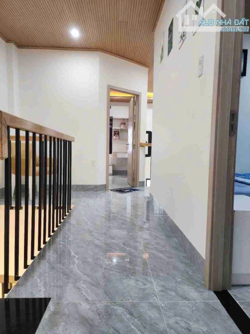 BÁN NHÀ 2 TẦNG HÙNG VƯƠNG - 70m2 - NGANG 6m NỞ HẬU TÀI LỘC - ĐỐi DIỆN SIÊU THỊ GO!, CHỢ - 28