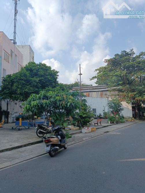 Bán nhà căn góc hẻm 10m Văn Cao Tân Phú 12x17m cấp 4 giá 22 tỷ TL (gần Bình Long) - 4