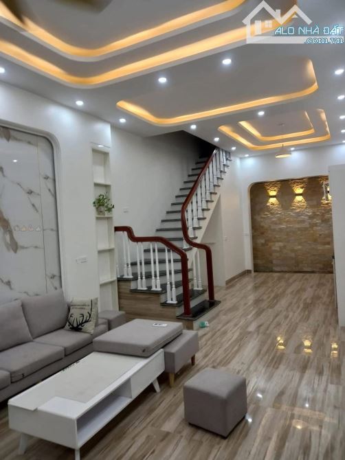 NHÀ DÂN XÂY - TẠI CẦU DIỄN -  DT45M2 X 3MT, Ô TÔ, sổ vuông.Chỉ 5 tỷ hơn - 4