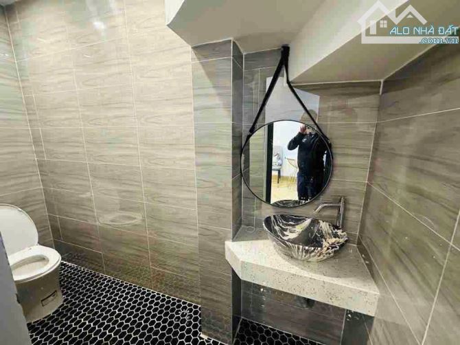 BÁN NHÀ 3 TẦNG ĐẸP, FULL NỘI THẤT - GIÁ NHỈNH 2 TỶ - TRUNG TÂM THANH KHÊ - OTO ĐỖ - 3