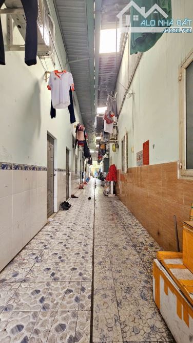 Ngộp bán gấp nhà mặt tiền, c4, 300m2( 10x30) dòng tiền TĐH Dĩ An , nhỉnh 7 tỷ - 3
