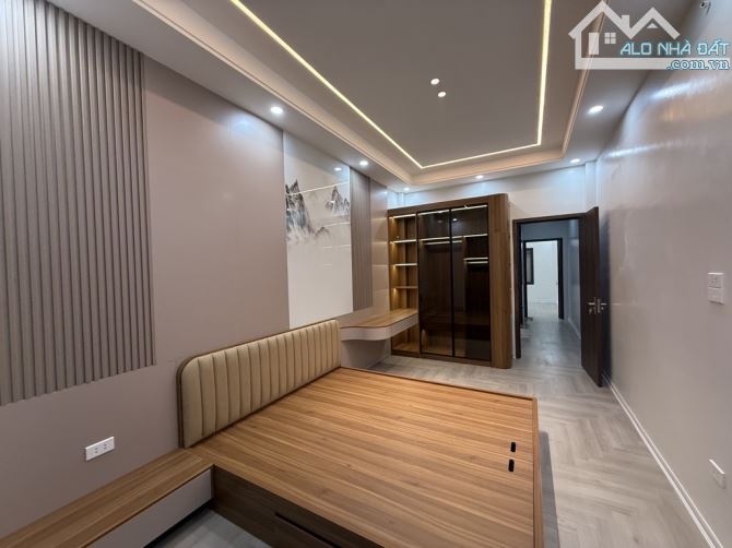 Vip - Bán nhà 6 tầng x 50m2, thang máy chạy vù vù phố Tây Sơn, Đống Đa - 3
