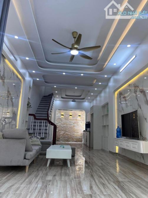 NHÀ DÂN XÂY - TẠI CẦU DIỄN -  DT45M2 X 3MT, Ô TÔ, sổ vuông.Chỉ 5 tỷ hơn - 5