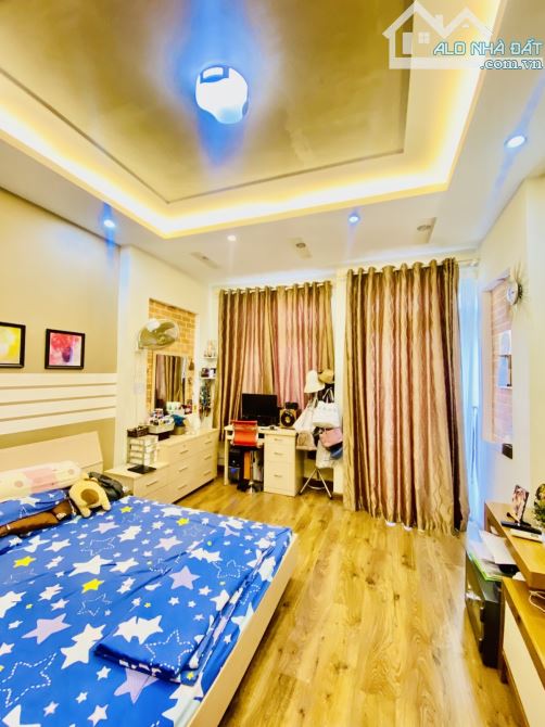 TRƯƠNG CÔNG ĐỊNH-TÂN BÌNH-HẺM Ô TÔ-DT:80M2(4❌20m) 4 TẦNG 5PN-GIÁ 11,5 TỶ - 7