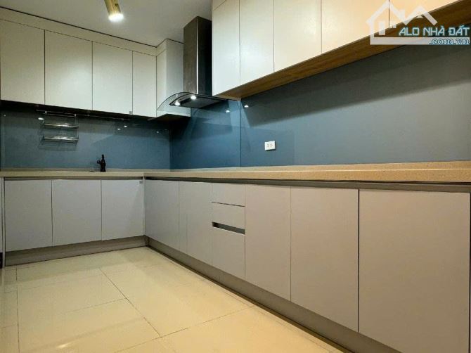 Bán siêu phẩm hoa hậu mới tinh, toà S1, 130M2, 3 NGỦ, 2WC, 2 BAN CÔNG, TẦNG TRUNG , 136 HỒ - 9